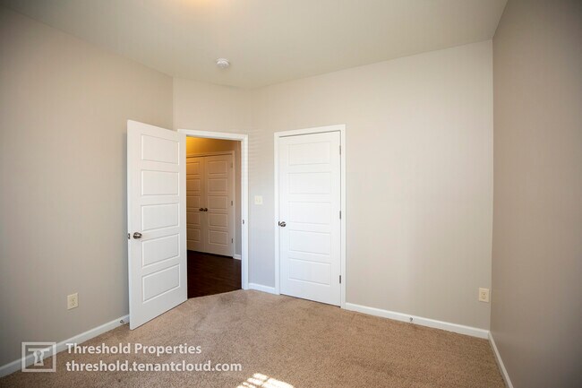 Building Photo - Craftsman #0049