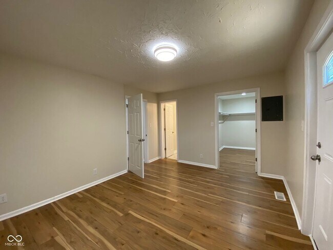 Building Photo - 3903 Rookwood Ave