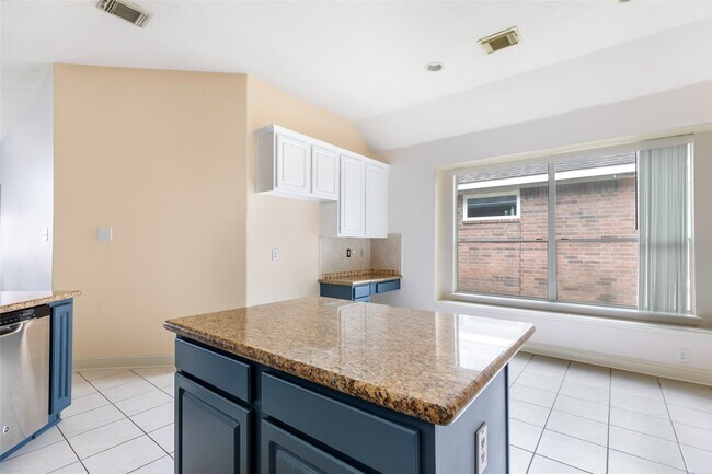 Building Photo - 18418 Hot Creek Ct