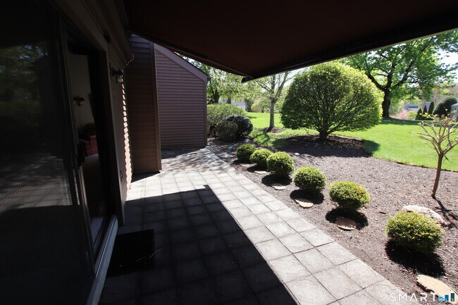 Building Photo - 53 Hollister Way N