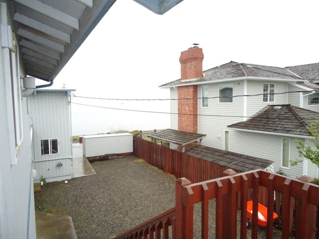 Building Photo - 4421 Sucia Dr