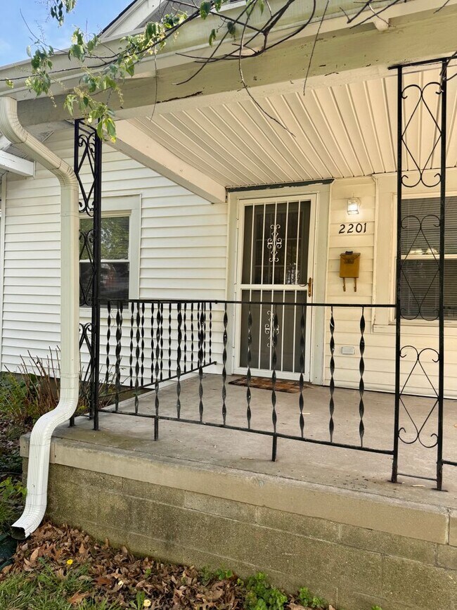 Building Photo - 2201 College Ave
