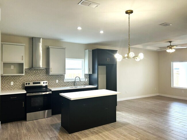 Building Photo - 5928 Heather Loop