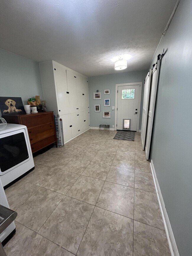 Building Photo - 7093 S Section Line Rd