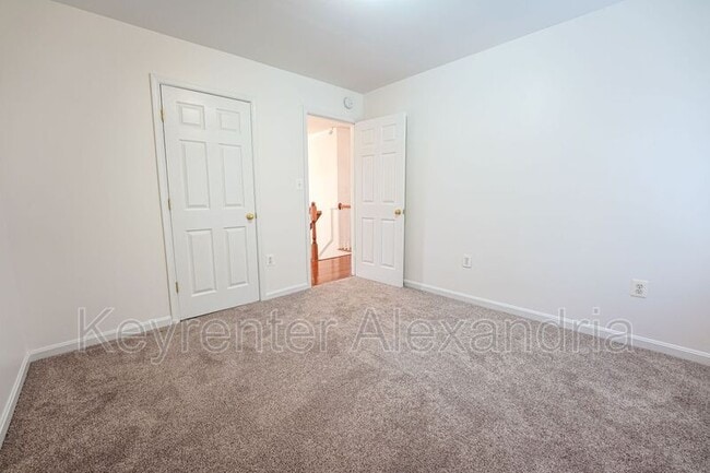 Building Photo - 20 Boulder Dr