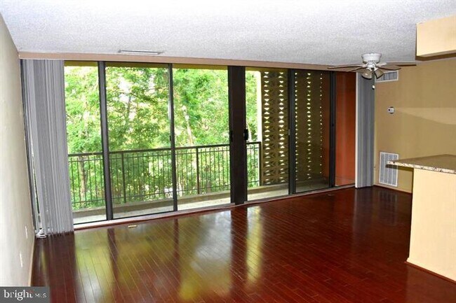 Building Photo - 4 S Van Dorn St