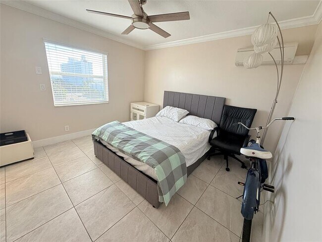 Building Photo - 3201 NE 14th Street Causeway