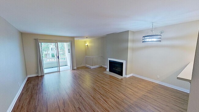 Building Photo - 2 bed/ 2 bath Condo in Goleta-Eucalyptus G...
