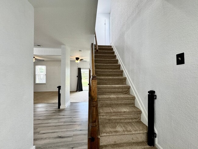 Building Photo - Available 05-07-26! Charming Home With A Wrap-Around Porch! Pet Friendly - Fenced Yard - Excellen...