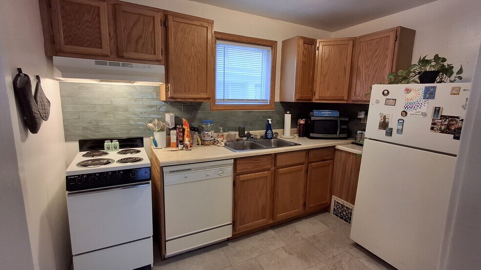 Building Photo - 1339 Vermont St