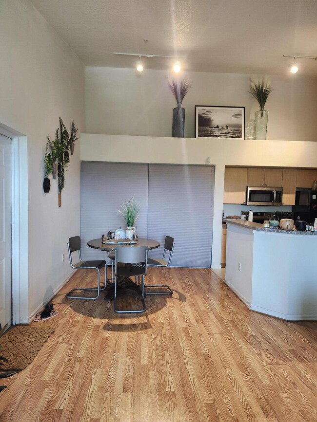 Building Photo - 519 Villa Cir