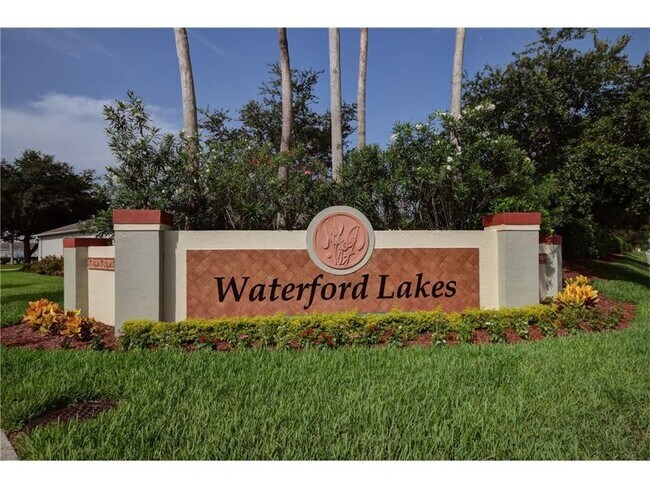 Building Photo - 993 E 13th Sq