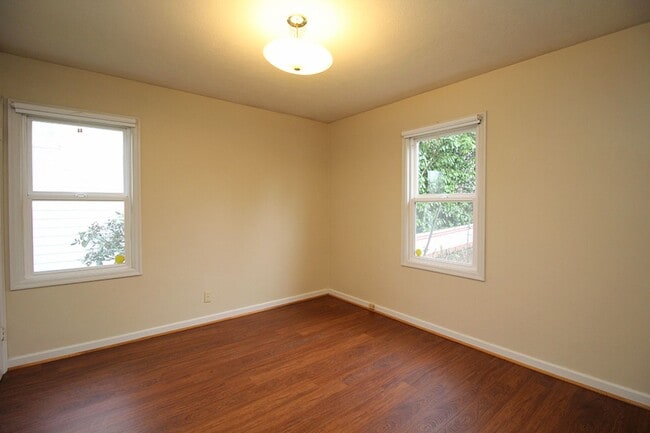 Building Photo - 2718 SE 58th Ave