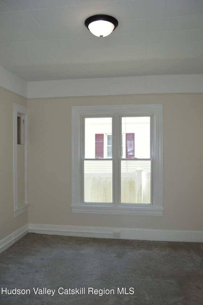 Building Photo - 76 Grand St