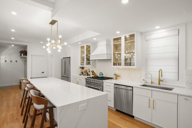Building Photo - 4 Fairlee St