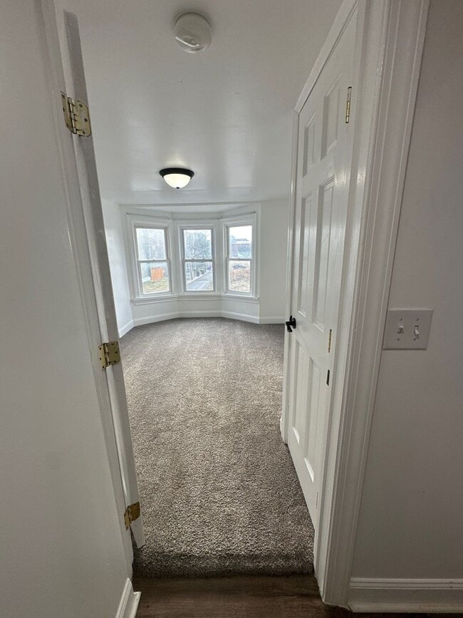 Building Photo - Charming 3 bedroom on Hamilton St