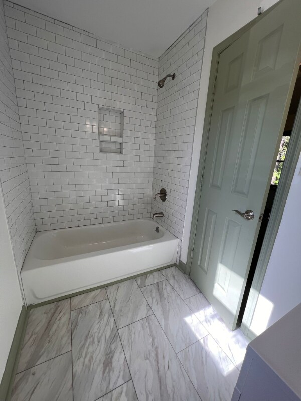 Building Photo - 3324 Tarleton W