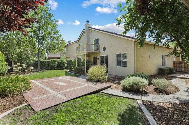 Building Photo - The home we have been looking For !