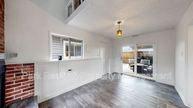 Building Photo - 3090 S Marion St