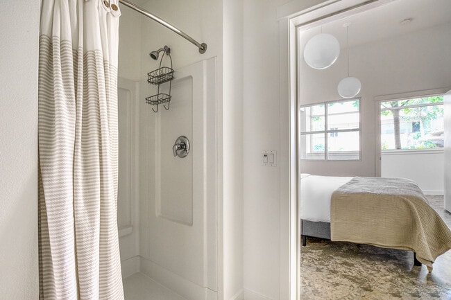 Building Photo - 330 3rd Ave W