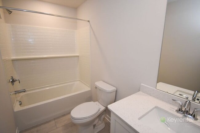 Building Photo - 4991 Franklin Cir