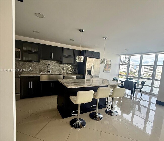 Building Photo - 2017 S Ocean Dr