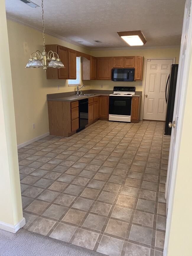 Building Photo - 8206 Gamblers Choice Trl