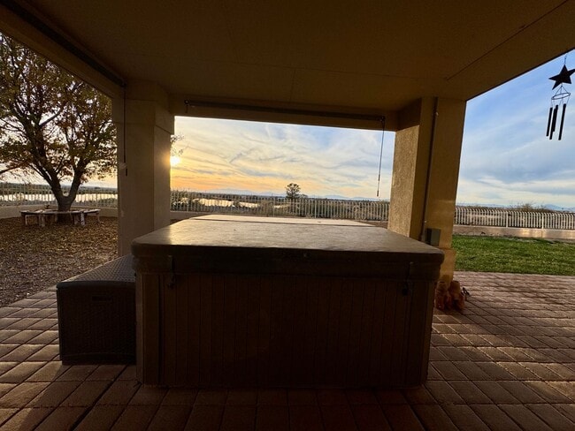 Building Photo - Beautiful golf course retreat