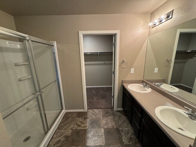 Building Photo - ***$500 Off 1st Months Rent*** Stunning 4BD/3BA Home in North Longmont - Available NOW!