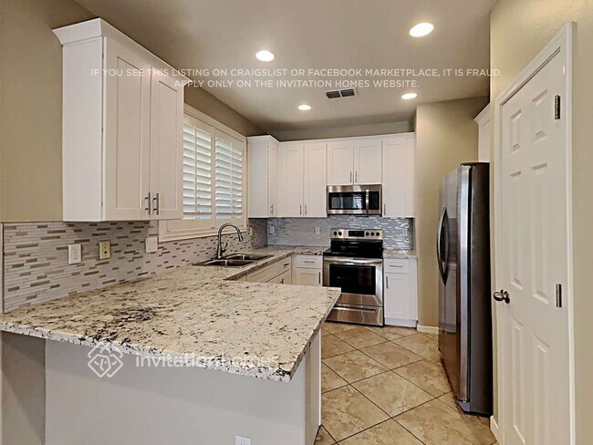 Building Photo - 20210 W Desert Bloom St