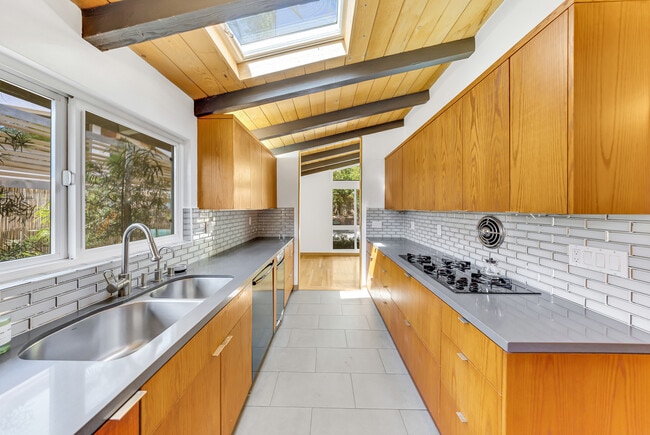 Building Photo - 16439 Kingsbury St