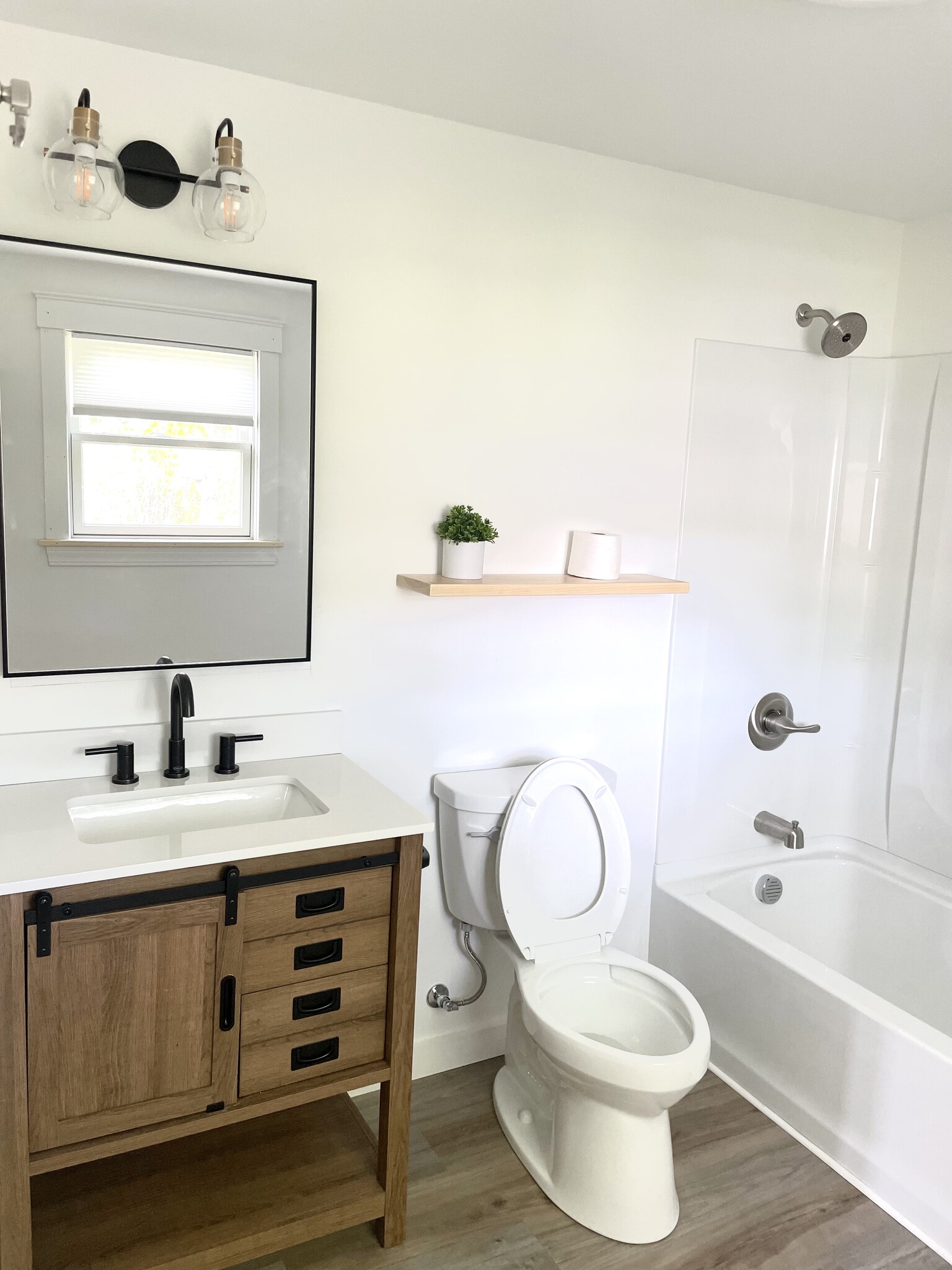 Building Photo - 17 Page St