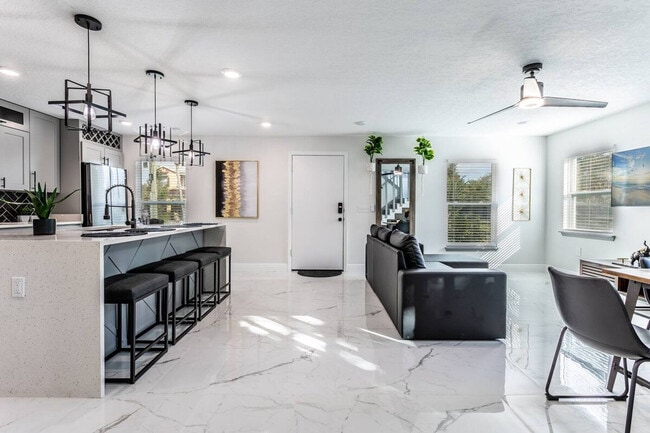 Building Photo - 1401 E Muriel St