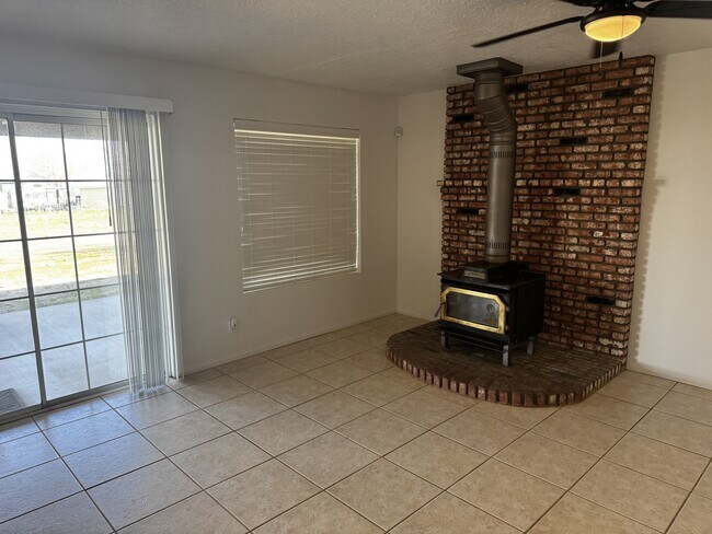 Building Photo - 9191 White Rd