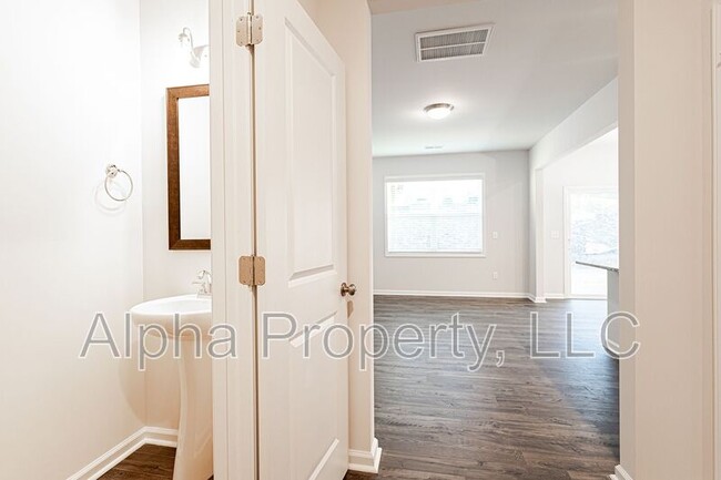 Building Photo - 17 Apricot Ln