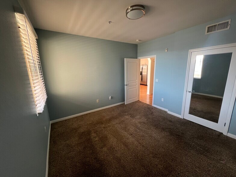 Building Photo - 3887 Pell Pl