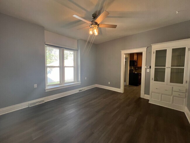 Building Photo - Historic Home Close to Downtown Loveland!
