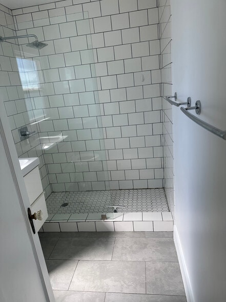 Building Photo - 3358 Dale St