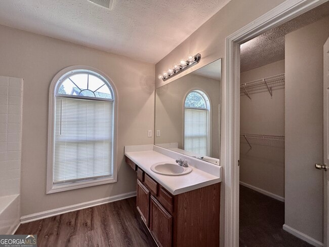 Building Photo - 4210 Morning Dew Dr