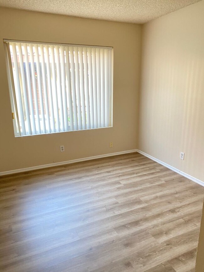 Building Photo - 2638 Phipps Ave