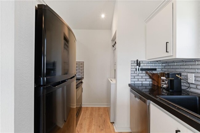 Building Photo - 14813 Dutchmans Dr