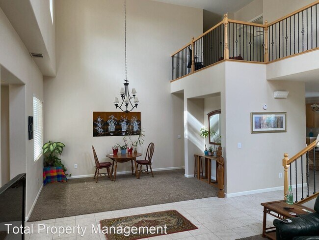 Building Photo - 5 br, 3 bath House - 4302 W Delta Ct.