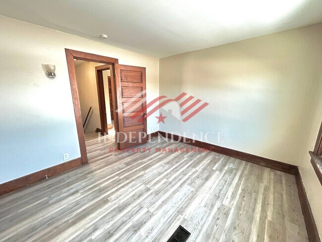 Building Photo - 2806 S Smithville Rd