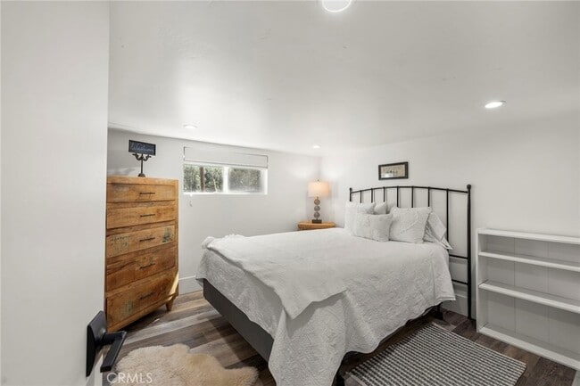 Building Photo - 1720 Vista Del Lago