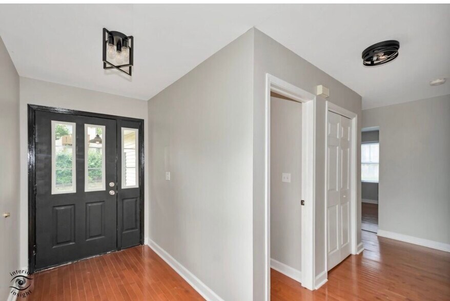 Building Photo - 8348 Adbeth Ave