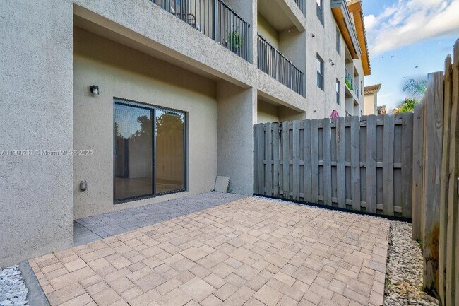 Building Photo - 7925 NW 104th Ave
