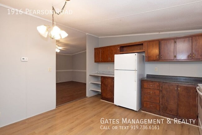 Building Photo - 1916 Pearson Rd