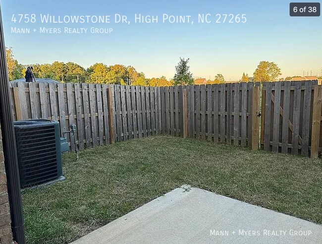 Building Photo - 4758 Willowstone Dr