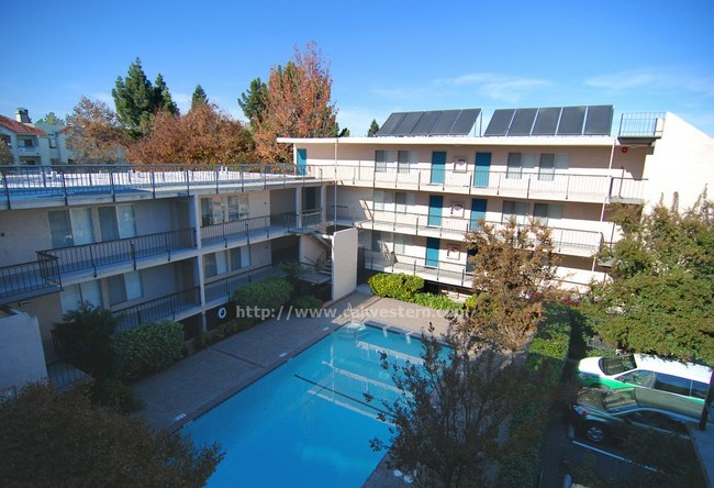 Building Photo - Large one bedroom apartments available now