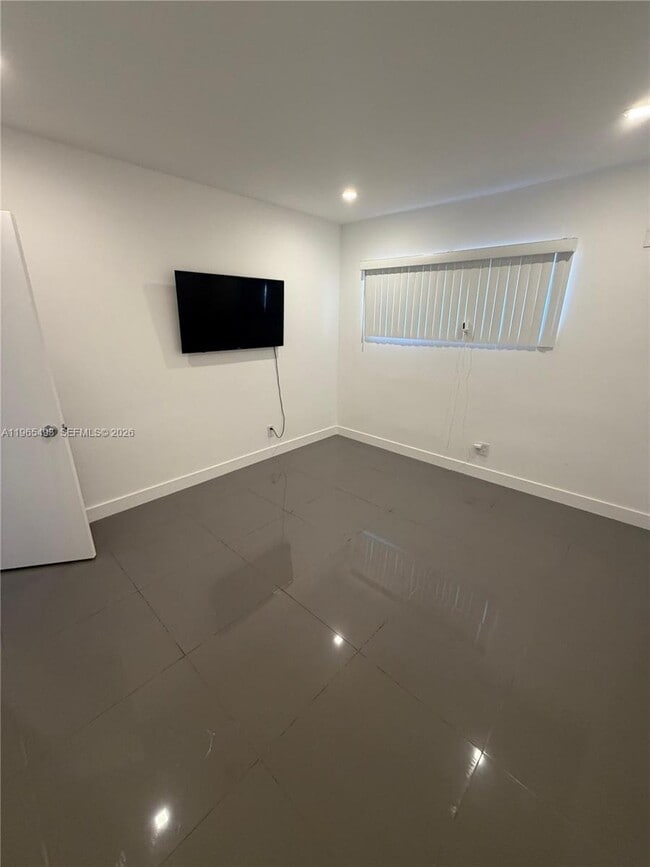 Building Photo - 13105 Ixora Ct